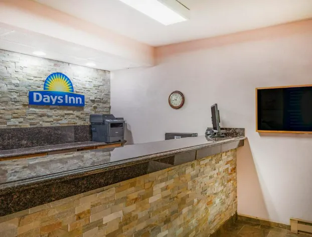 Days Inn by Wyndham Mason City hotel detail image 3