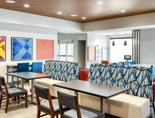 Holiday Inn Express & Suites Green Bay East by IHG hotel detail image 3