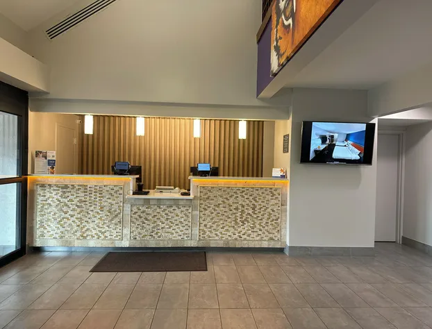 Comfort Inn & Suites Clemson - University Area hotel detail image 1