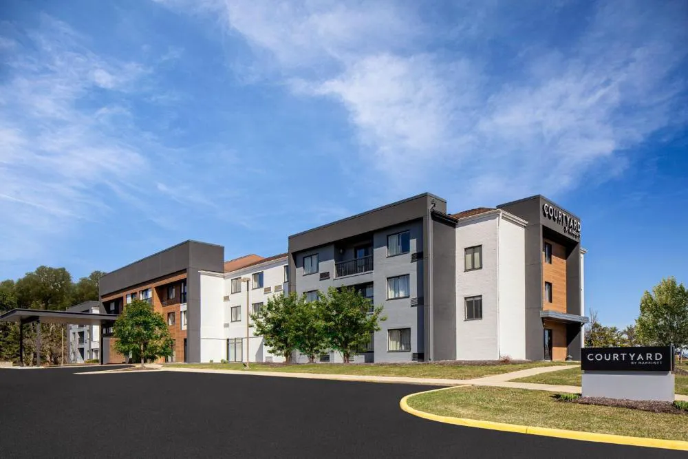 Courtyard by Marriott Detroit Brighton hotel hero