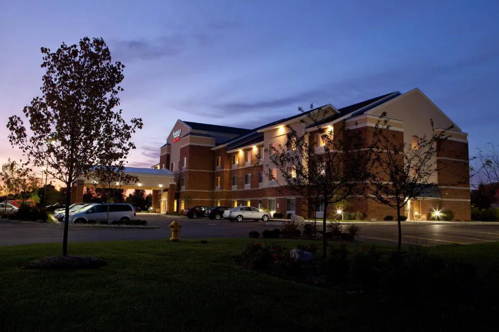 Fairfield Inn & Suites Flint Fenton hotel hero