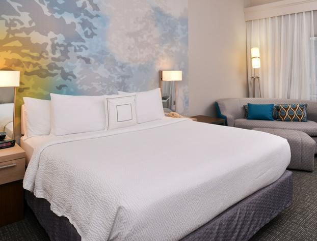 Courtyard by Marriott Beaumont hotel detail image 3
