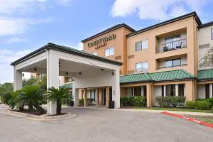 Courtyard by Marriott Beaumont hotel hero