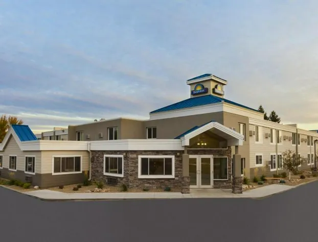 Days Inn by Wyndham Bismarck hotel detail image 1