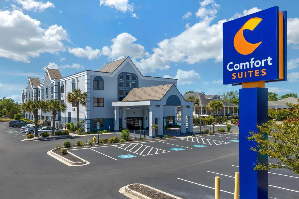 Comfort Suites Southport - Oak Island hotel hero
