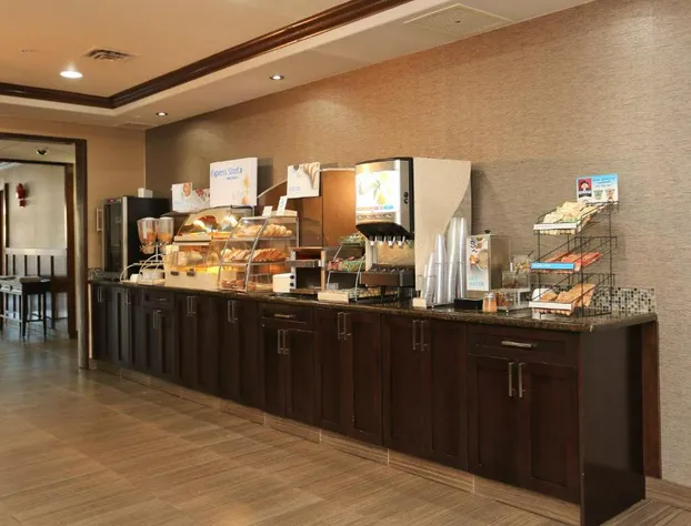 Holiday Inn Express & Suites - Vernon by IHG hotel detail image 4