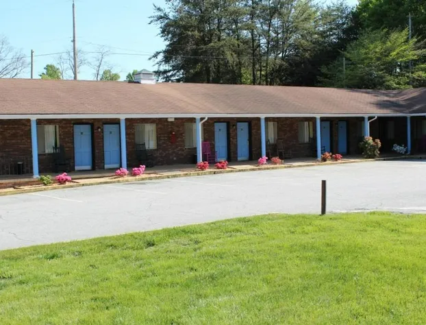 Colonial Inn Franklin hotel detail image 3