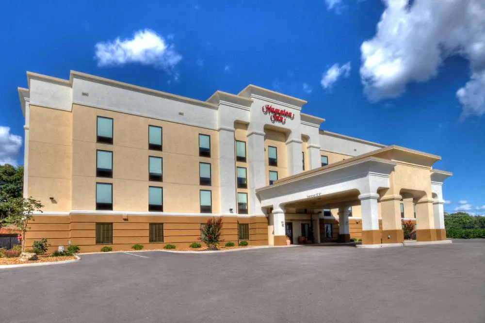 Hampton Inn Cookeville hotel hero