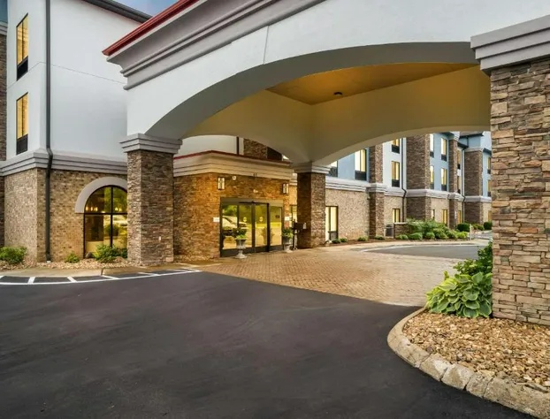 Comfort Suites Jackson I-40 hotel detail image 4