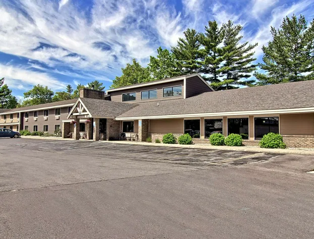 Blossom Hotel & Suites Traverse City hotel detail image 1
