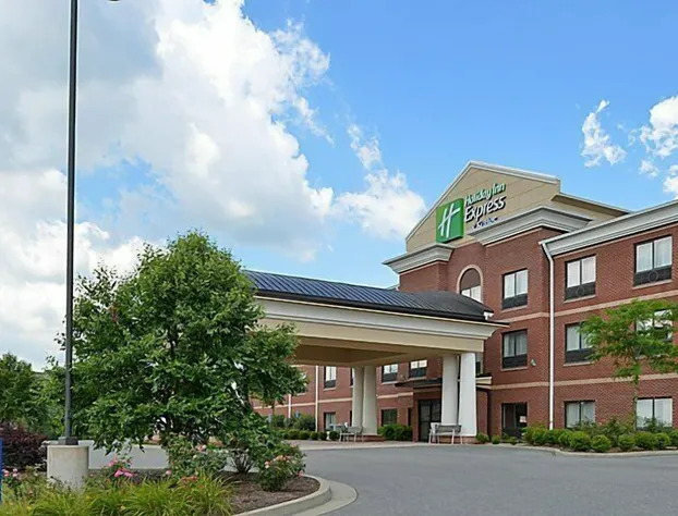 Holiday Inn Express & Suites Bridgeport by IHG hotel detail image 1
