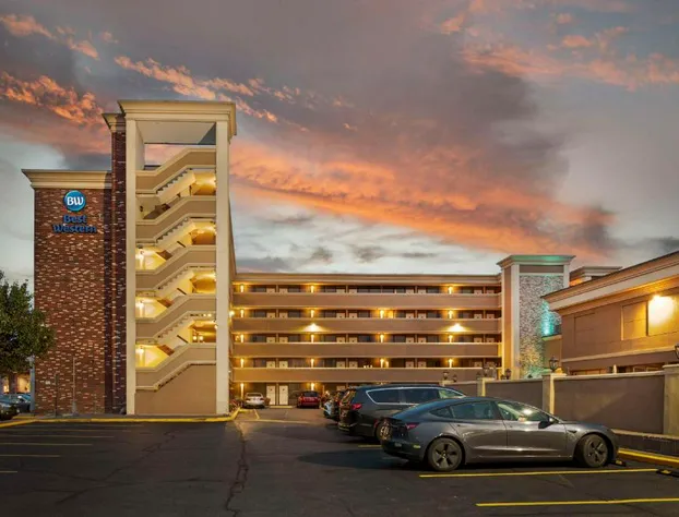 Best Western Mill River Manor hotel detail image 1