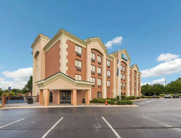 Clarion Pointe Greensboro Airport hotel detail image 1