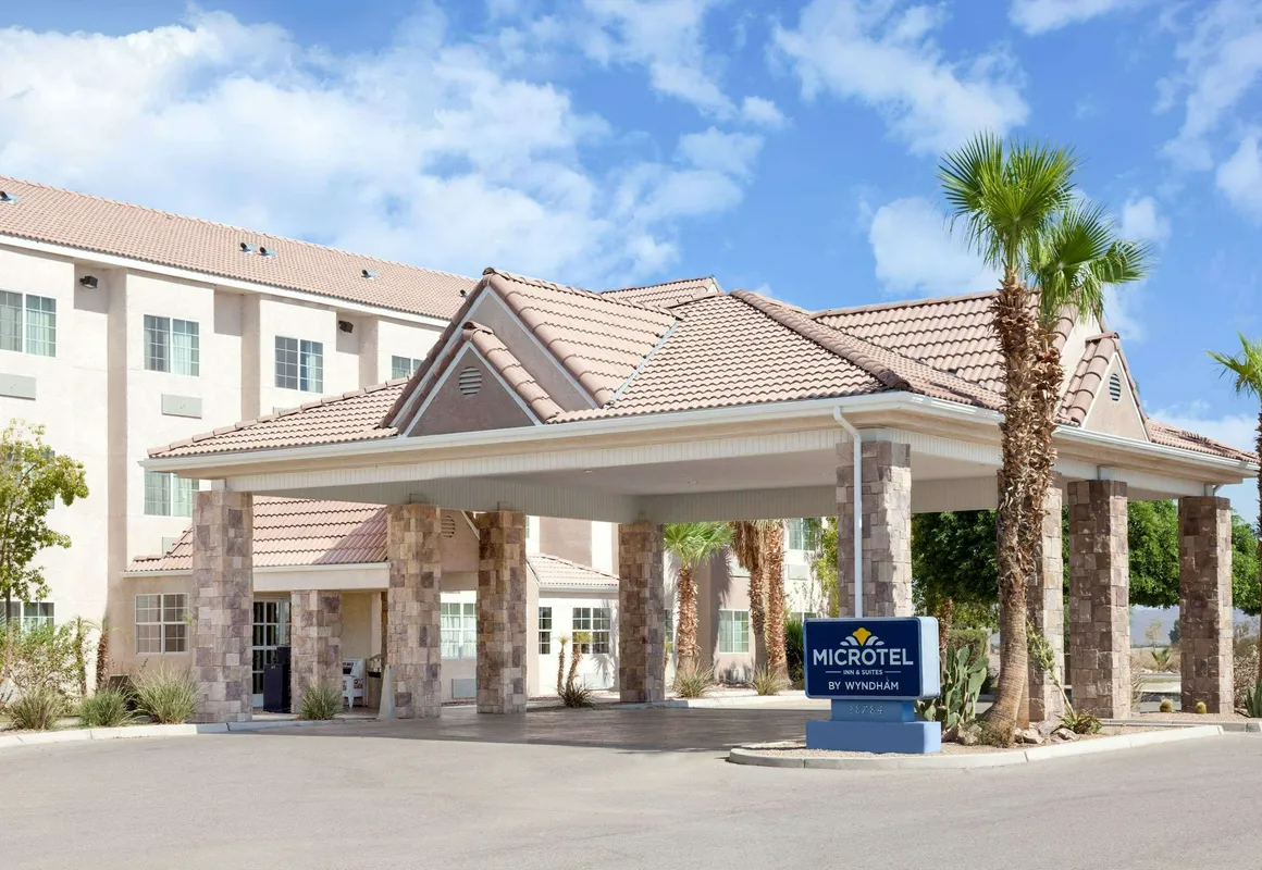 Microtel Inn & Suites by Wyndham Wellton hotel hero