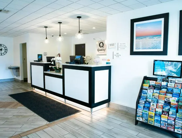 Quality Inn Palm Beach International Airport hotel detail image 1