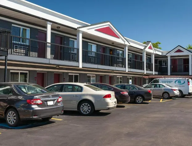 Carlton Inn Midway hotel detail image 1