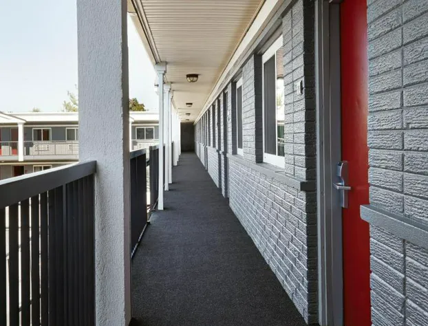 Carlton Inn Midway hotel detail image 1