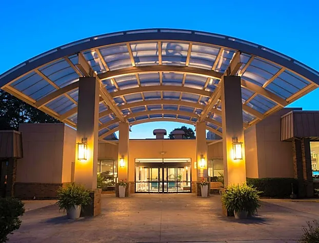 Sheraton Milwaukee Brookfield Hotel hotel detail image 1