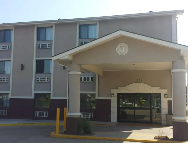 Quality Inn I-70 at Wanamaker hotel detail image 4