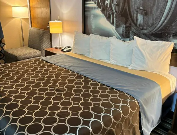 Super 8 by Wyndham Fairfield hotel detail image 4