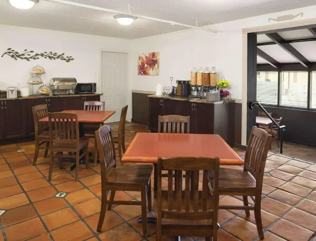 Days Inn by Wyndham Brantford hotel detail image 3