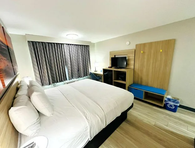 Days Inn by Wyndham Holland hotel detail image 3