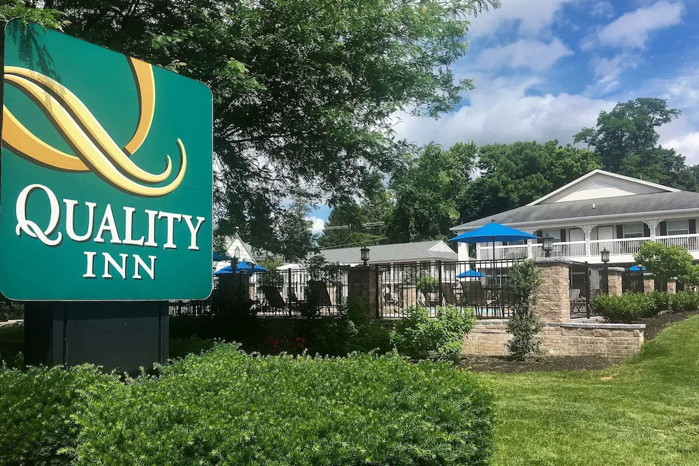 Quality Inn Gettysburg Battlefield hotel hero