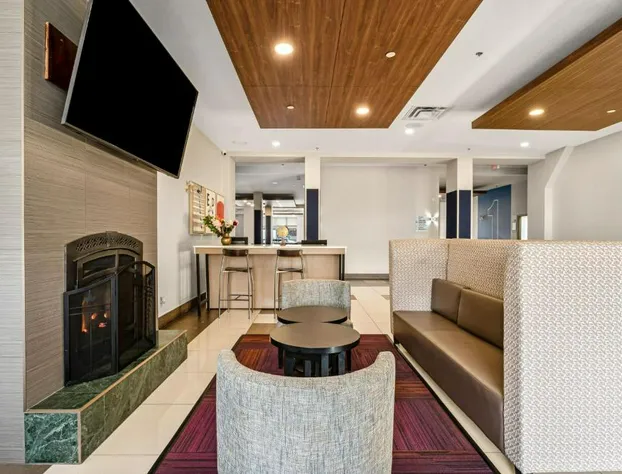 Holiday Inn Express Hotel & Suites Edmonton South by IHG hotel detail image 3