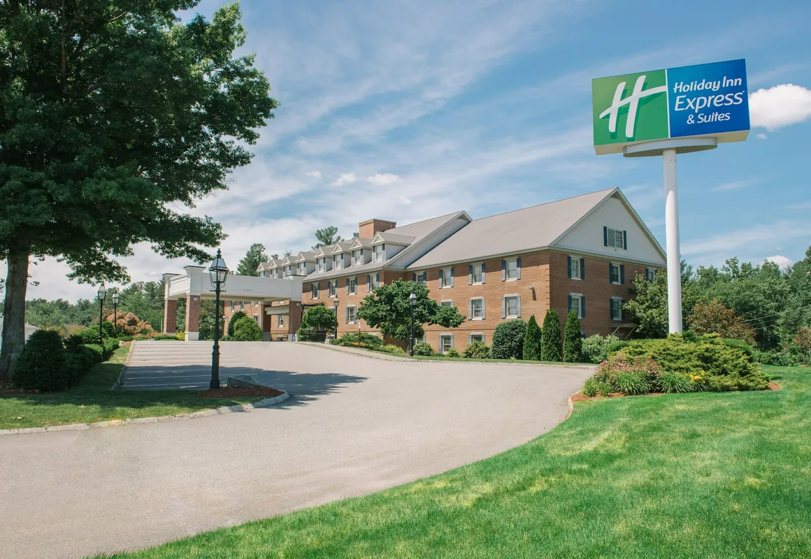 Holiday Inn Express & Suites Merrimack by IHG hotel hero