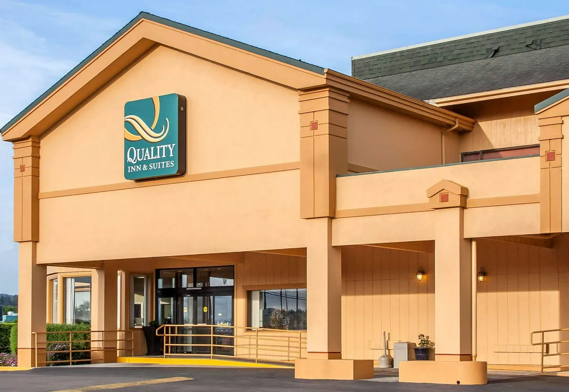 Quality Inn & Suites at Coos Bay hotel hero