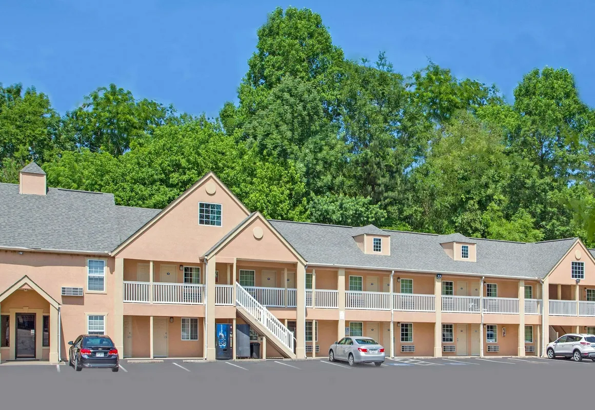 Days Inn by Wyndham Canton hotel hero