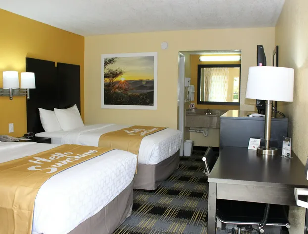 Days Inn by Wyndham Canton hotel detail image 3