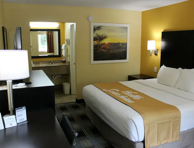 Days Inn by Wyndham Canton hotel detail image 4