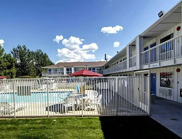 Super 8 By Wyndham Woods Cross/Salt LakeCity North hotel detail image 1