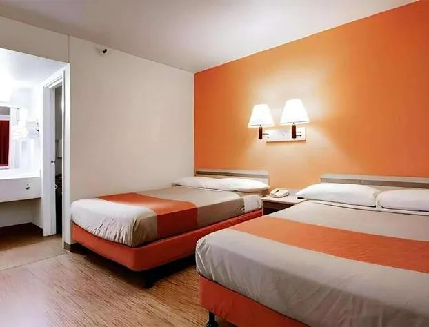 Super 8 by Wyndham Woods Cross/Salt Lake City North hotel detail image 4