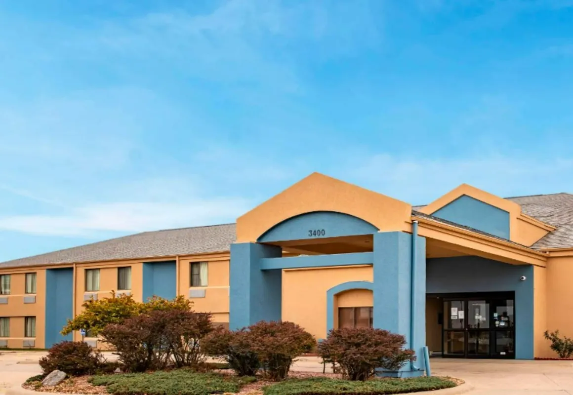 OYO Hotel Lincoln Airport NE, Hwy 80 hotel hero