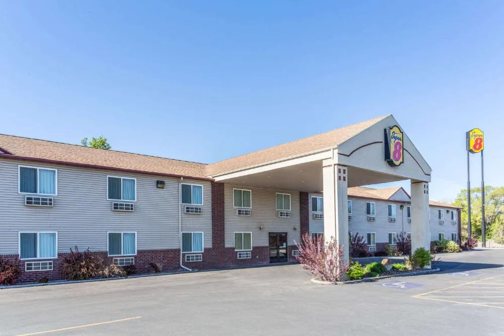 Super 8 by Wyndham Blackfoot hotel hero