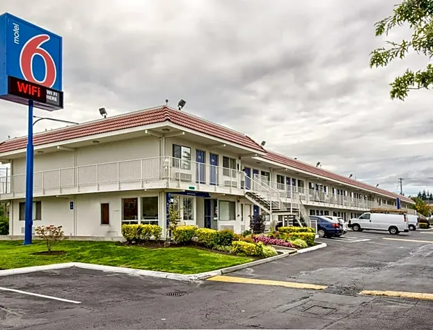 Motel 6 Everett, WA - South hotel detail image 1