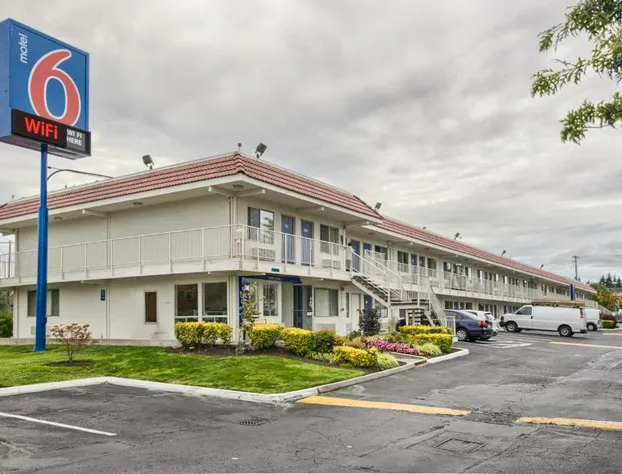 Motel 6 Everett, WA - South hotel detail image 2