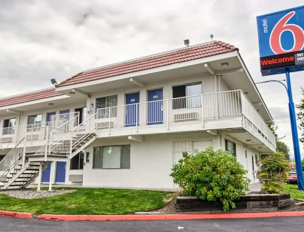 Motel 6 Everett, WA - South hotel detail image 2