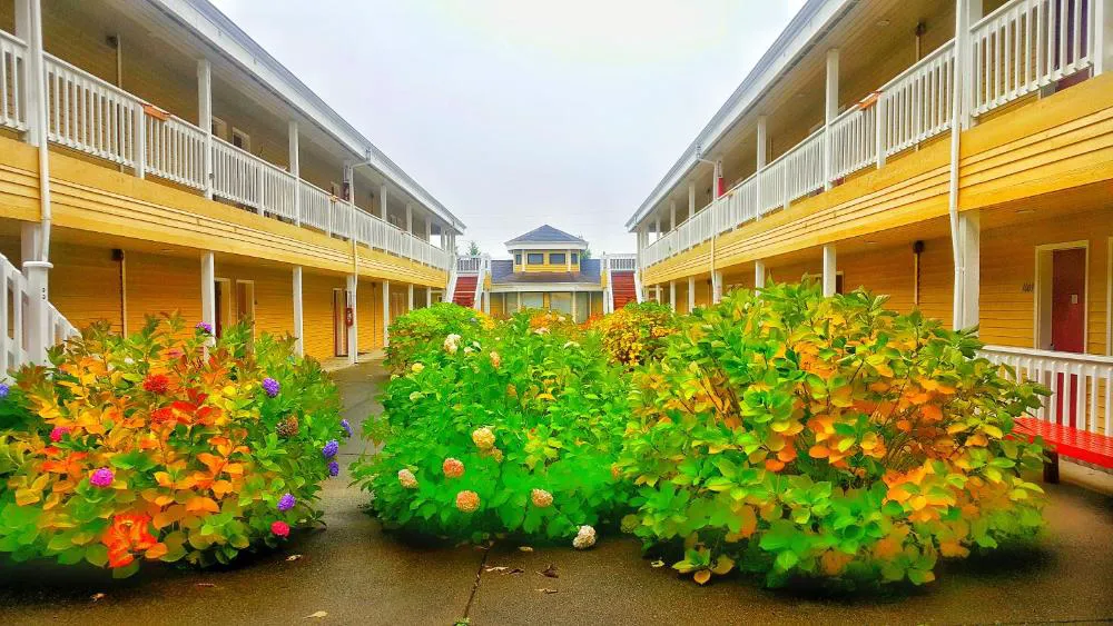 GuestHouse Enumclaw hotel hero