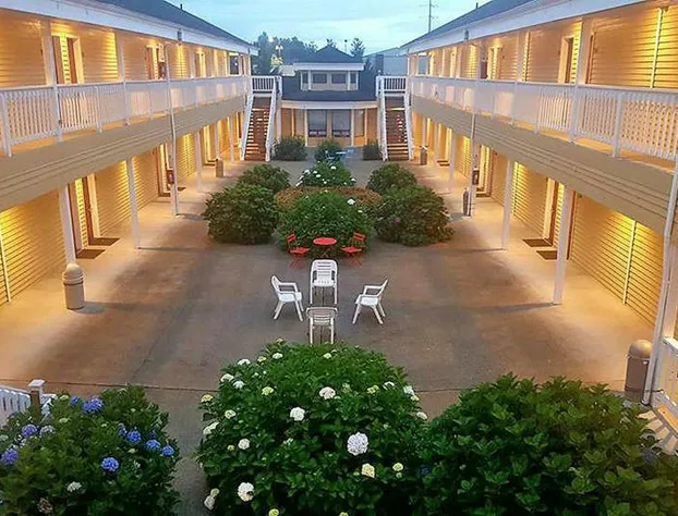 GuestHouse Enumclaw hotel detail image 1