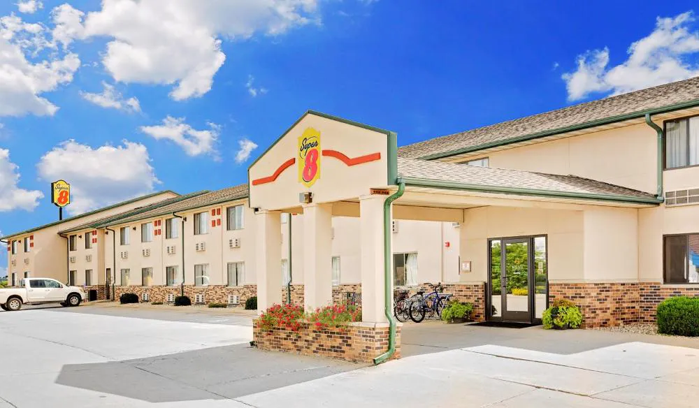 Super 8 by Wyndham St. James hotel hero