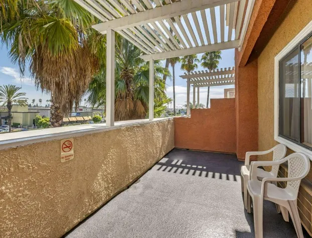 Comfort Inn & Suites Huntington Beach hotel detail image 1