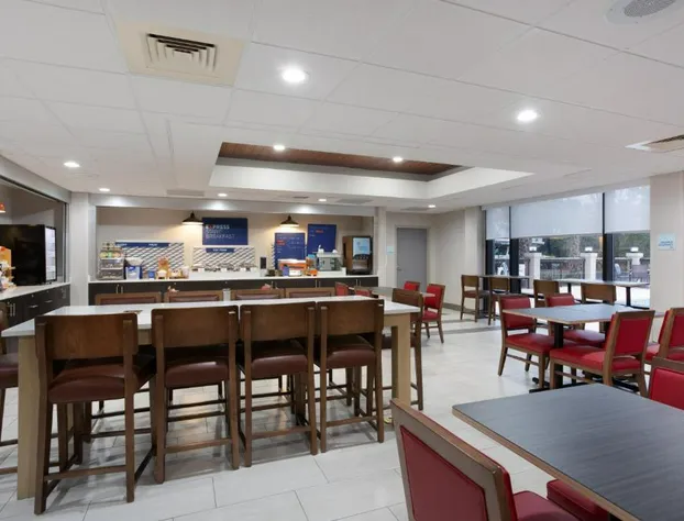Holiday Inn Express Hotel & Suites Morehead Cty by IHG hotel detail image 4