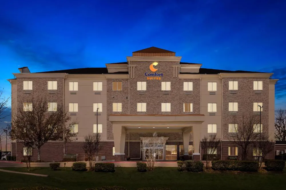 Comfort Suites Waxahachie - Dallas hotel hero