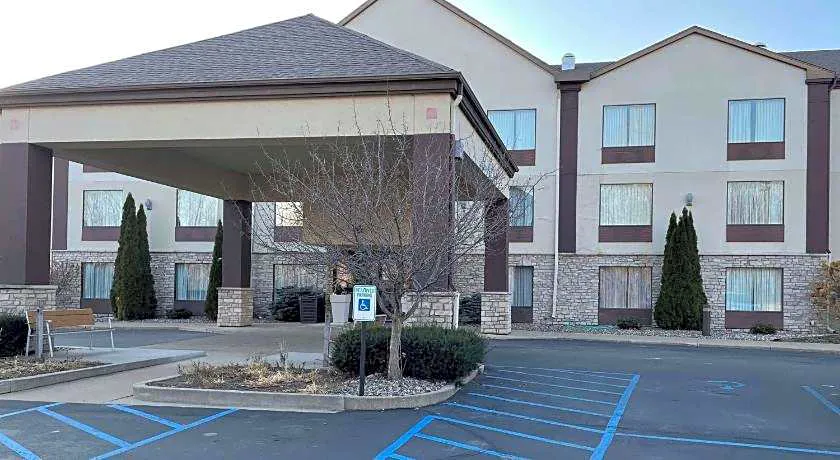 Spark by Hilton La Crosse Onalaska hotel hero