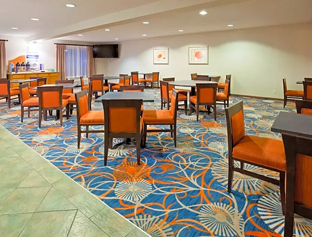 Spark by Hilton La Crosse Onalaska hotel detail image 2