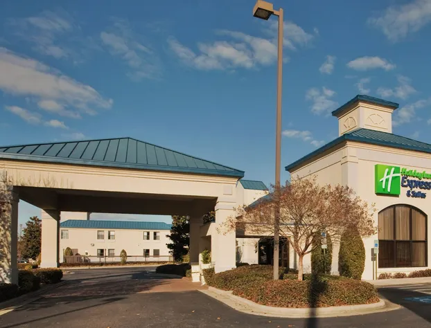 Holiday Inn Express Hotel & Suites Wilson - Hayes Place by IHG hotel detail image 1