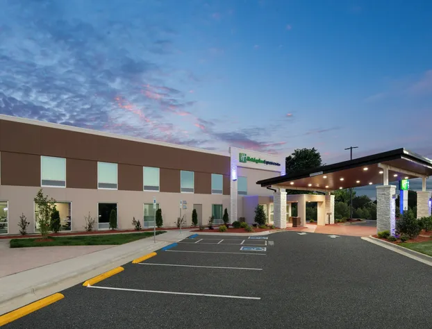 Holiday Inn Express Hotel & Suites Wilson - Hayes Place by IHG hotel detail image 2